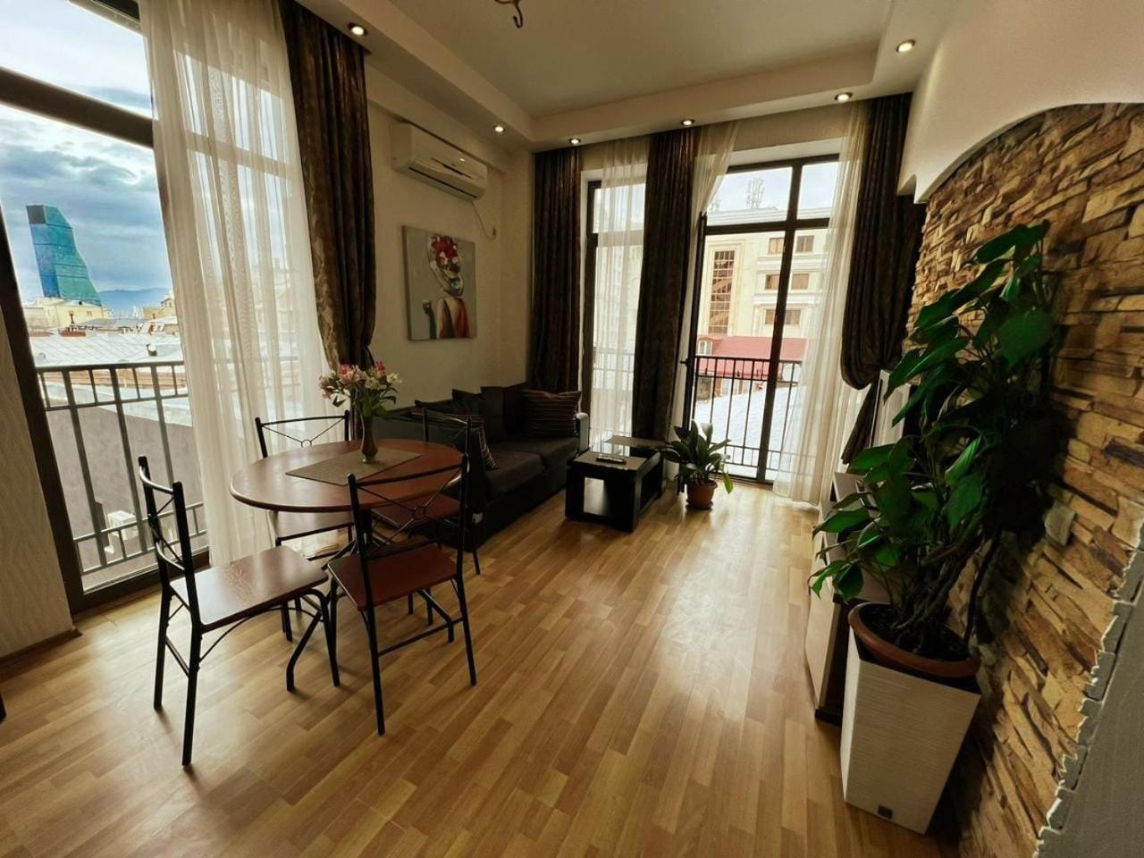Cozy Apartment In The City Center Mtatsminda Τυφλίδα Εξωτερικό φωτογραφία